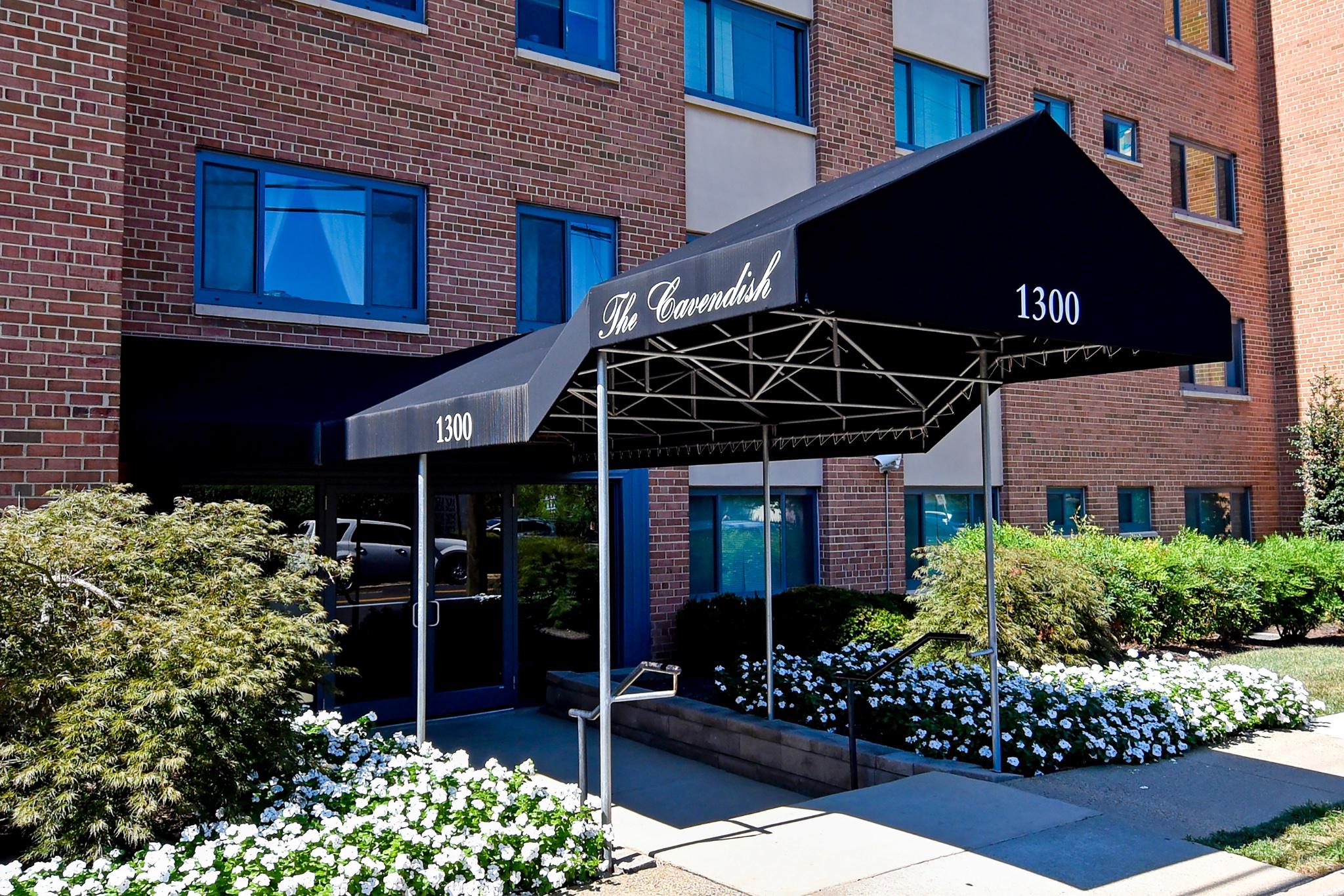 1300 S Arlington Ridge Rd #204 — photo