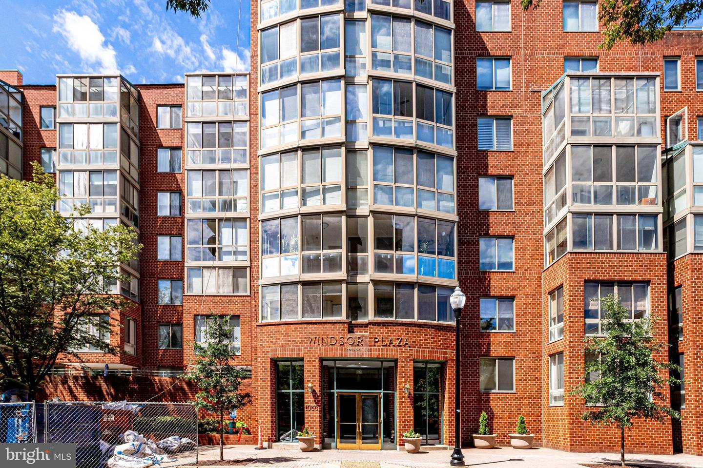 1050 N Taylor St #1-203 — photo
