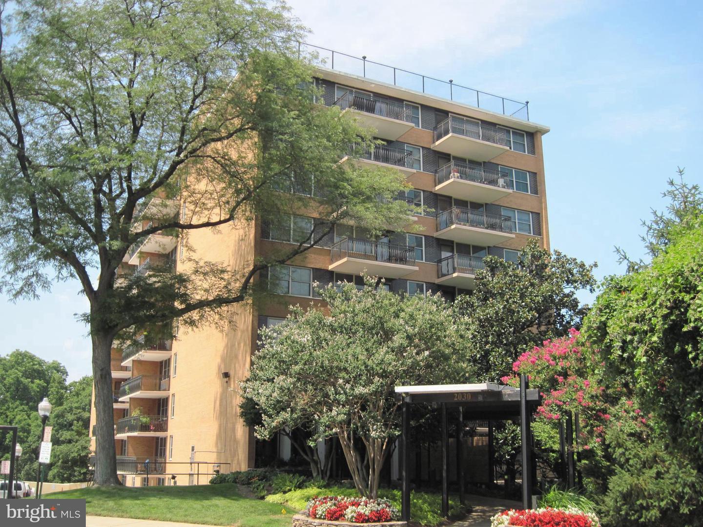 2030 N Adams St #1008 — photo
