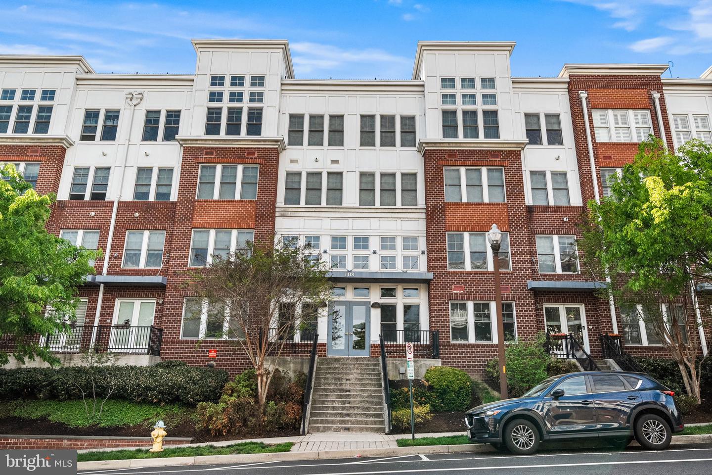 1418 N Rhodes St #B120 — photo