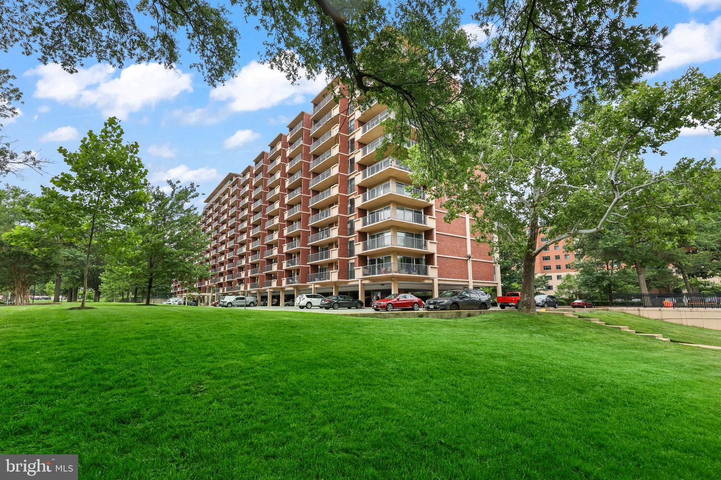 1300 Army Navy Dr #320 — photo