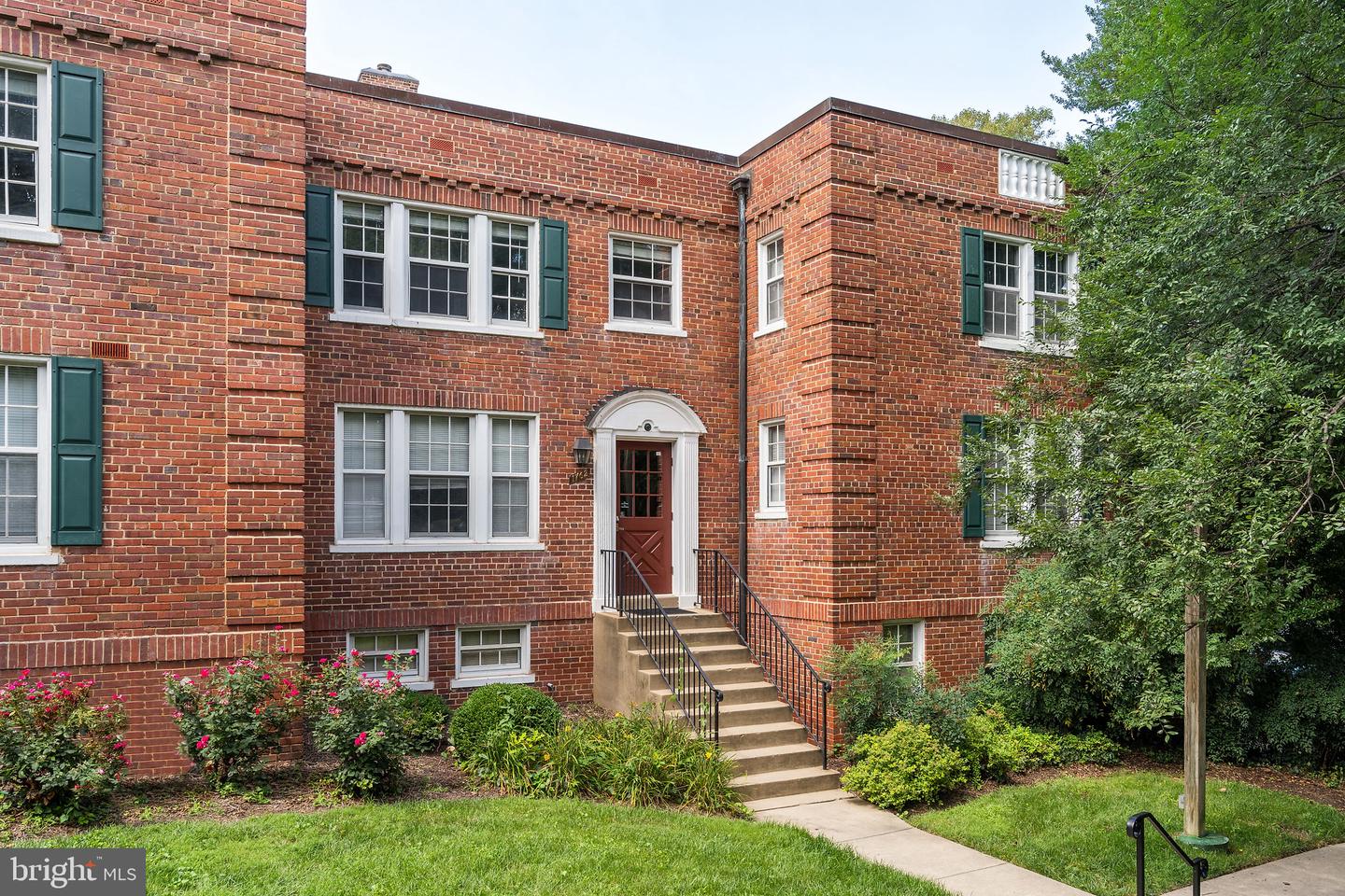 1762 N Rhodes St #6-354 — photo