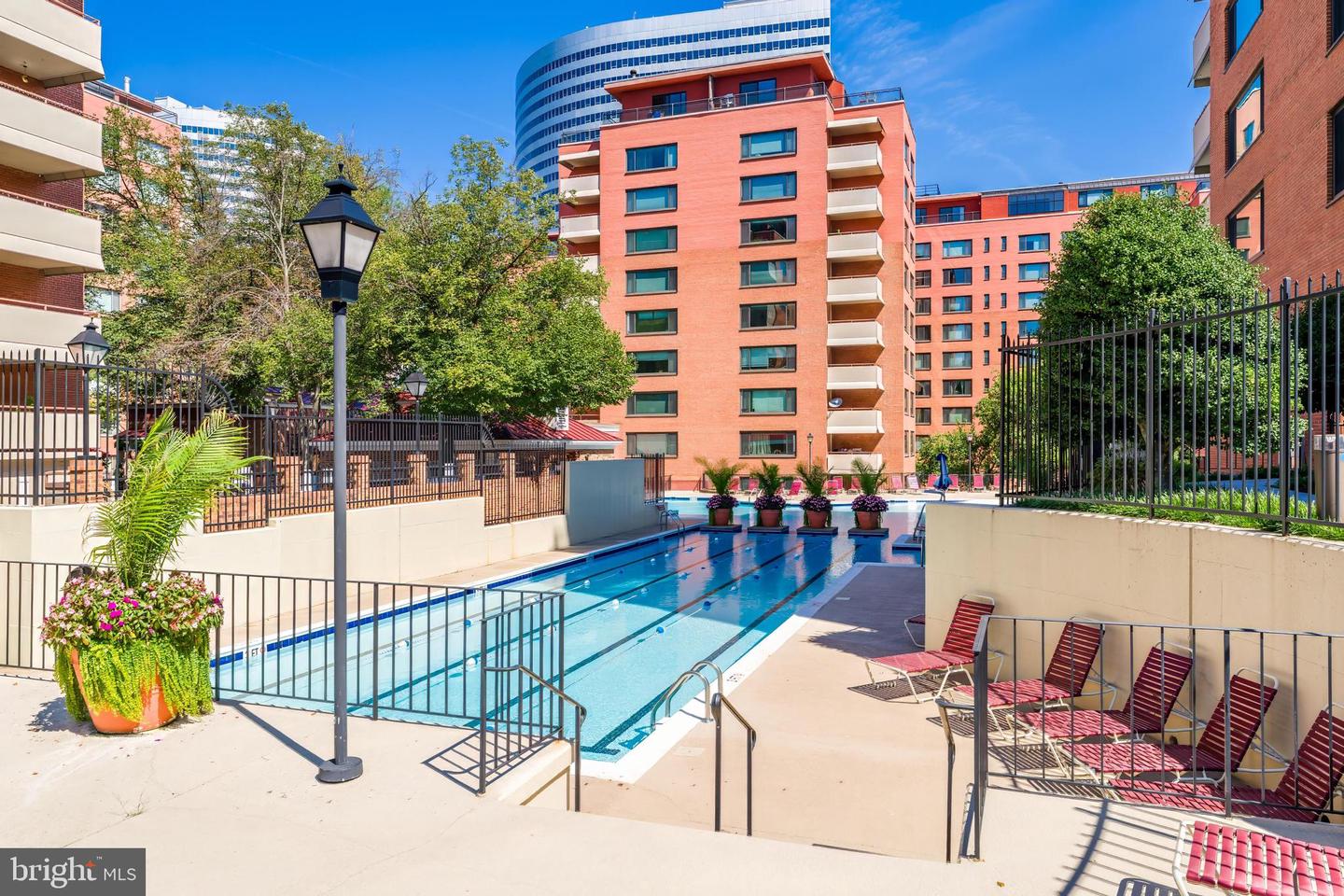 1021 Arlington Blvd #617 — photo