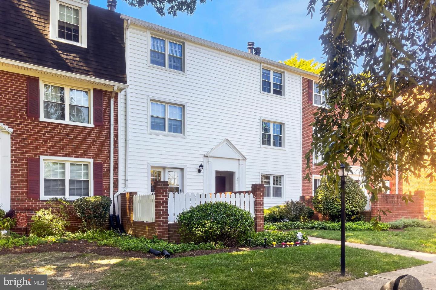 2711 S Walter Reed Dr #a — photo