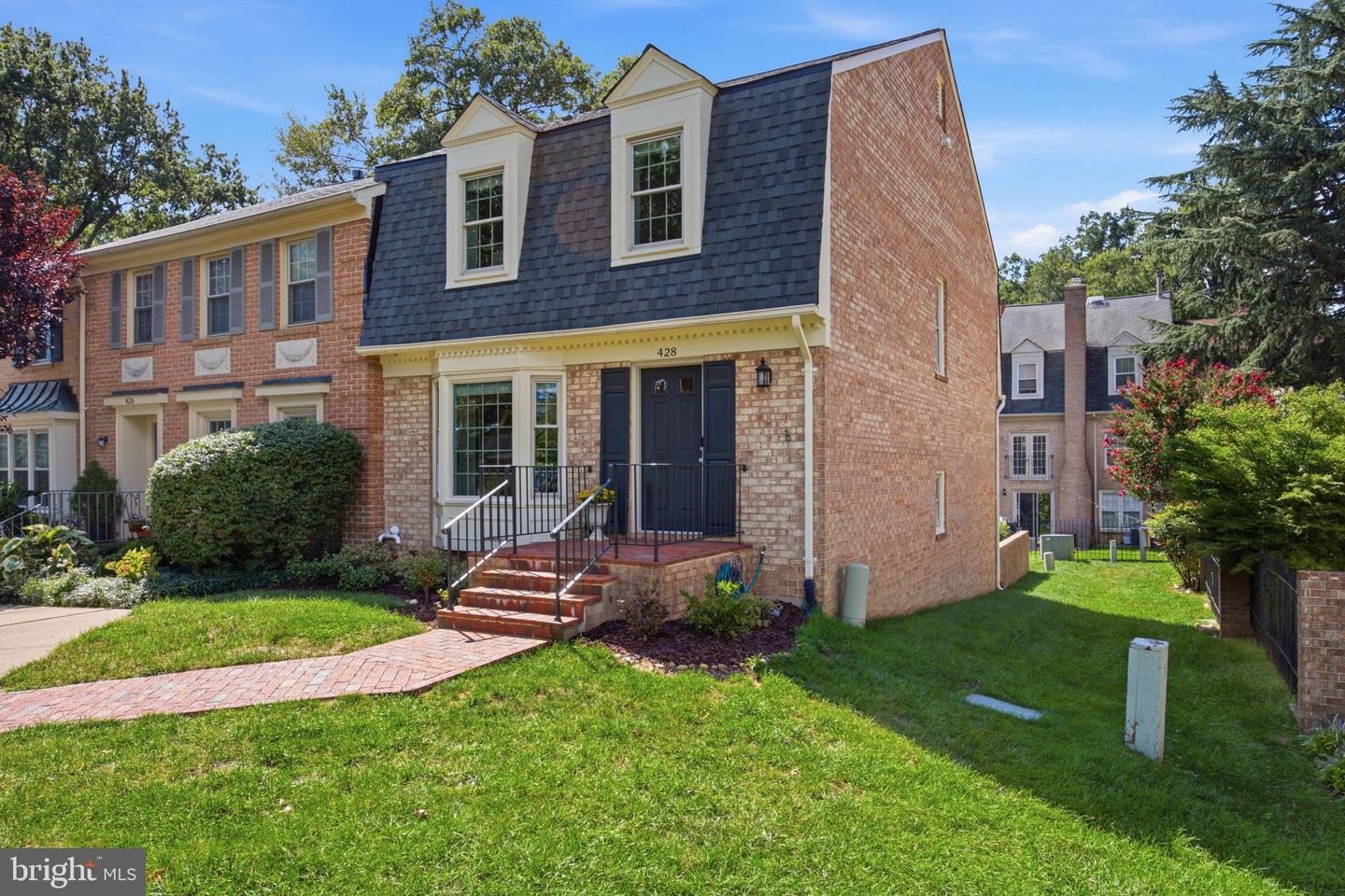 428 N Park Dr — photo