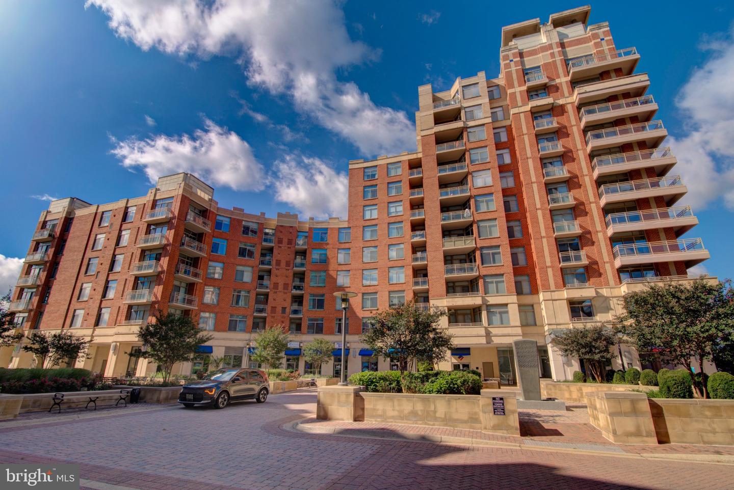 3600 S Glebe Rd #417W — photo