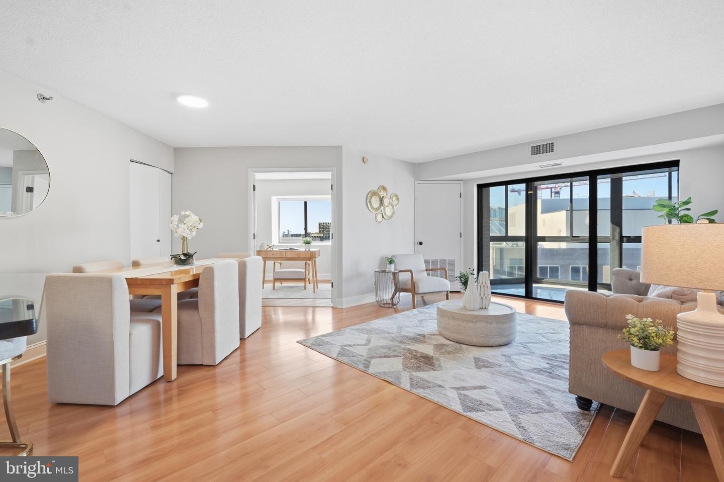 900 N Stafford St #1805 — photo