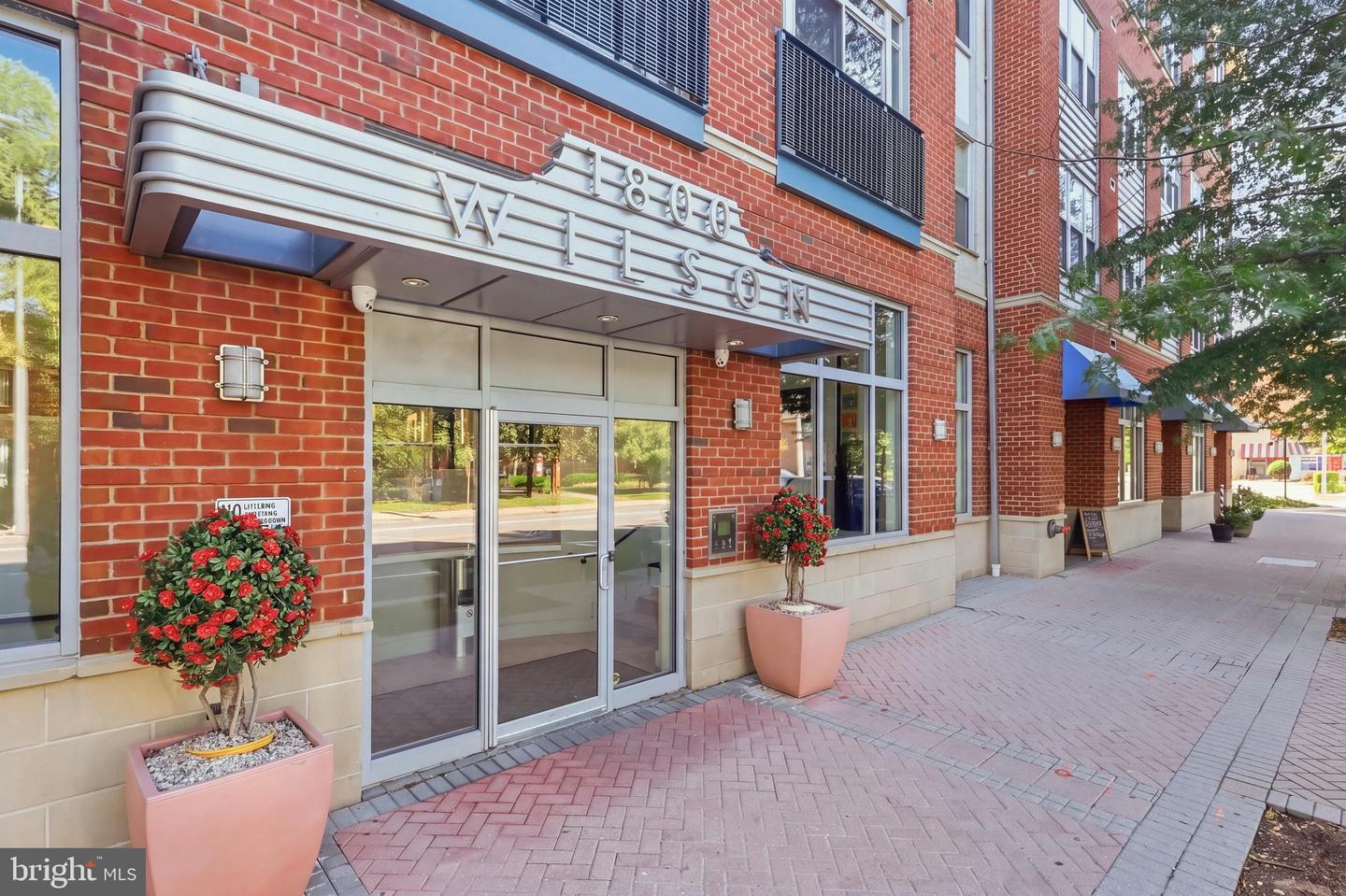 1800 Wilson Blvd #431 — photo