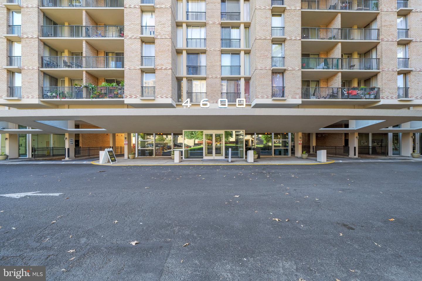 4600 S Four Mile Run Dr #423 — photo
