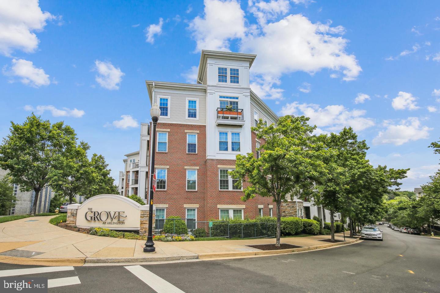 2465 Army Navy Dr #104 — photo