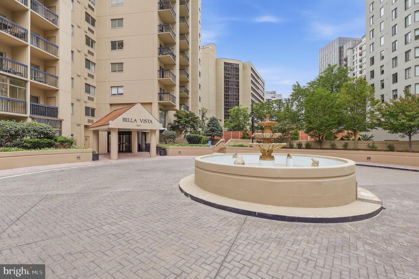 1211 S Eads St #405 — photo