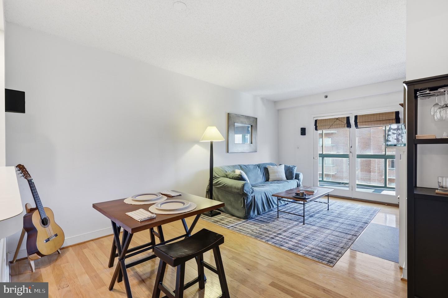 1050 N Taylor St #1-606 — photo