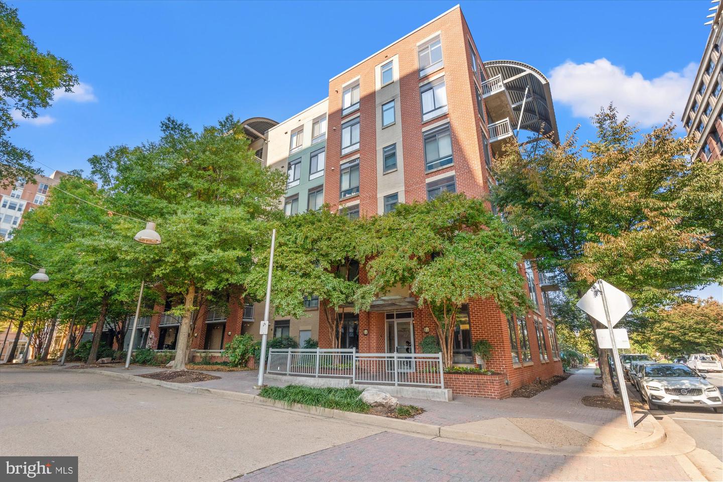 1200 N Hartford St #505 — photo