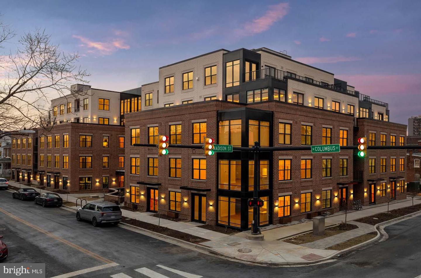 811 N Columbus St #104 — photo