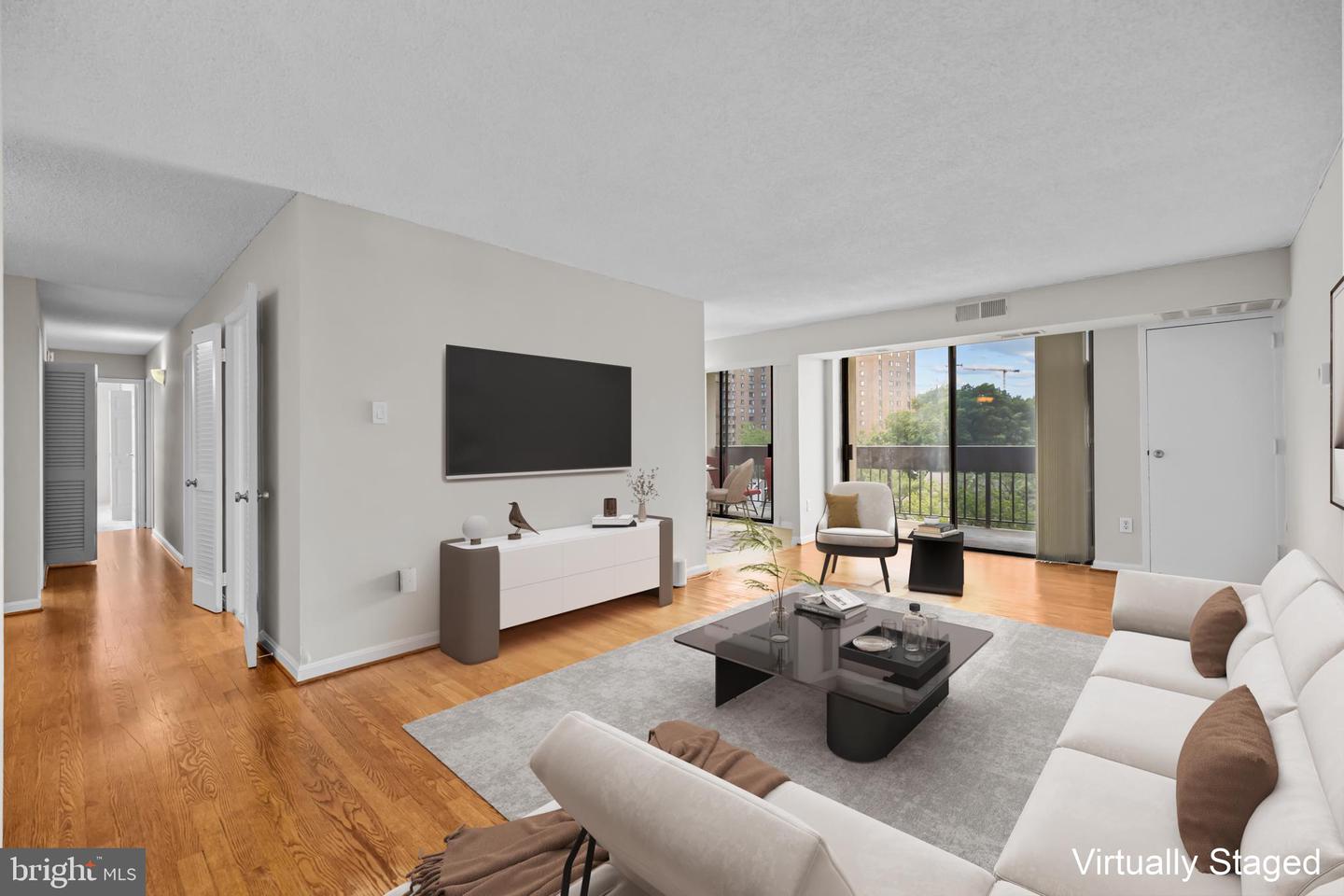 5300 Holmes Run Pkwy #815 — photo