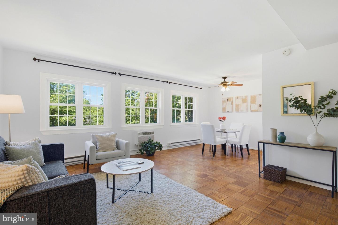 3243 Valley Dr — photo