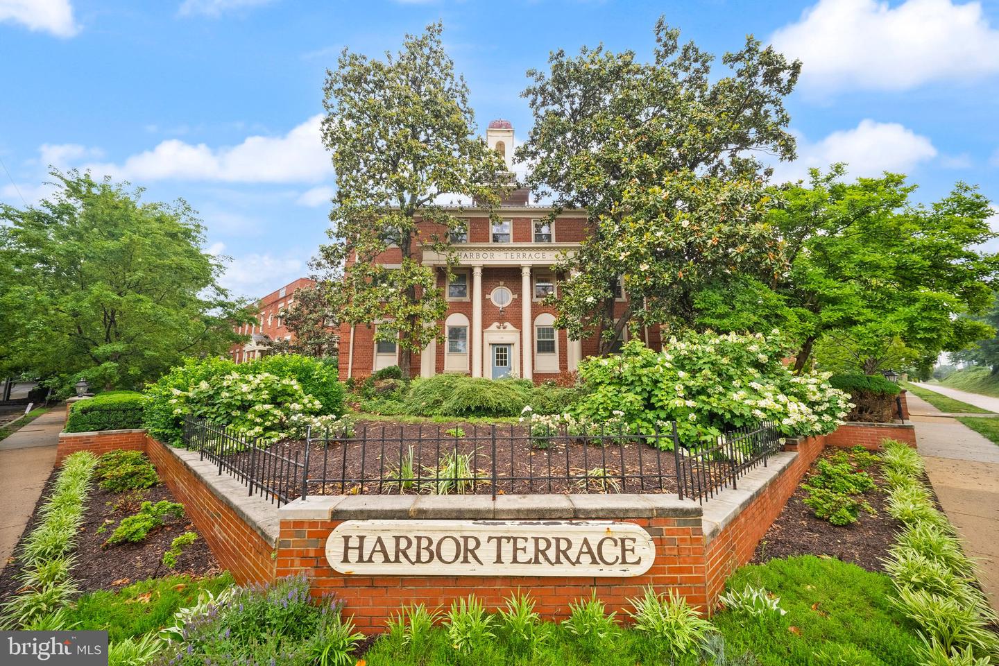 1311 E Abingdon Dr #4 — photo