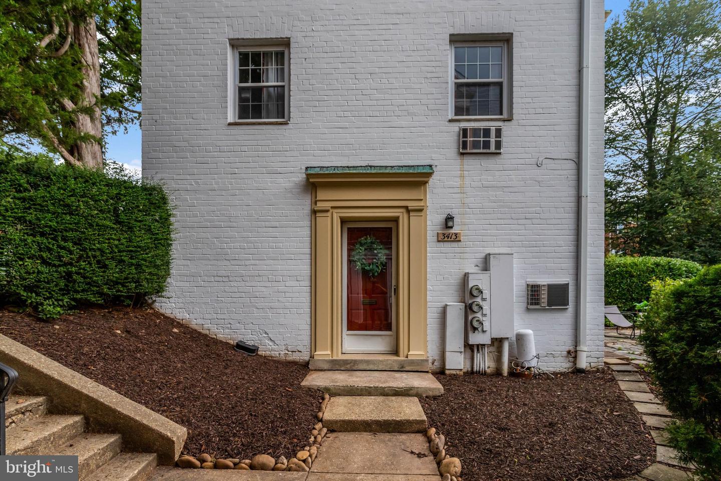 3413 Martha Custis Dr — photo