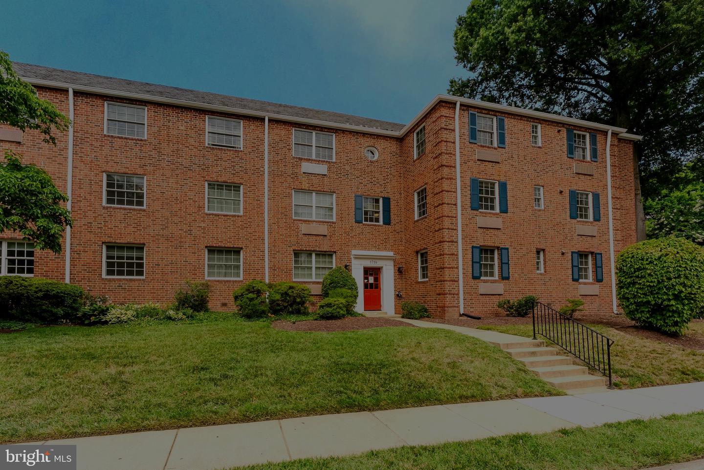 1718 W Abingdon Dr #202 — photo