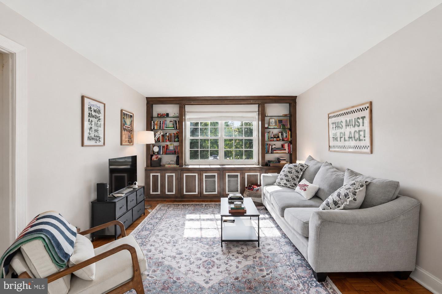 1708 W Abingdon Dr #202 — photo