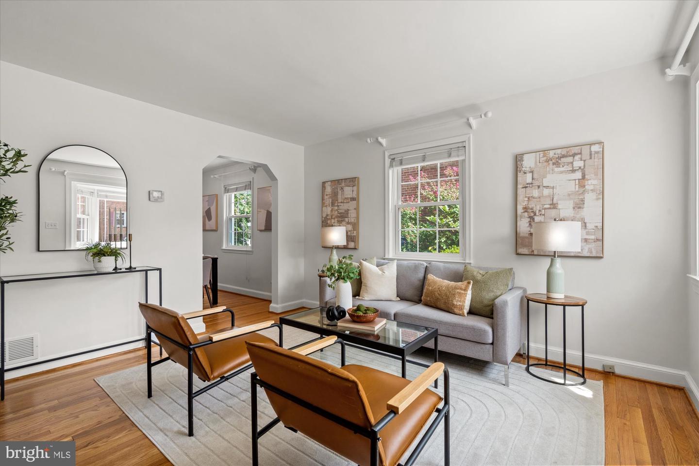 18 E Myrtle St #1/2 — photo