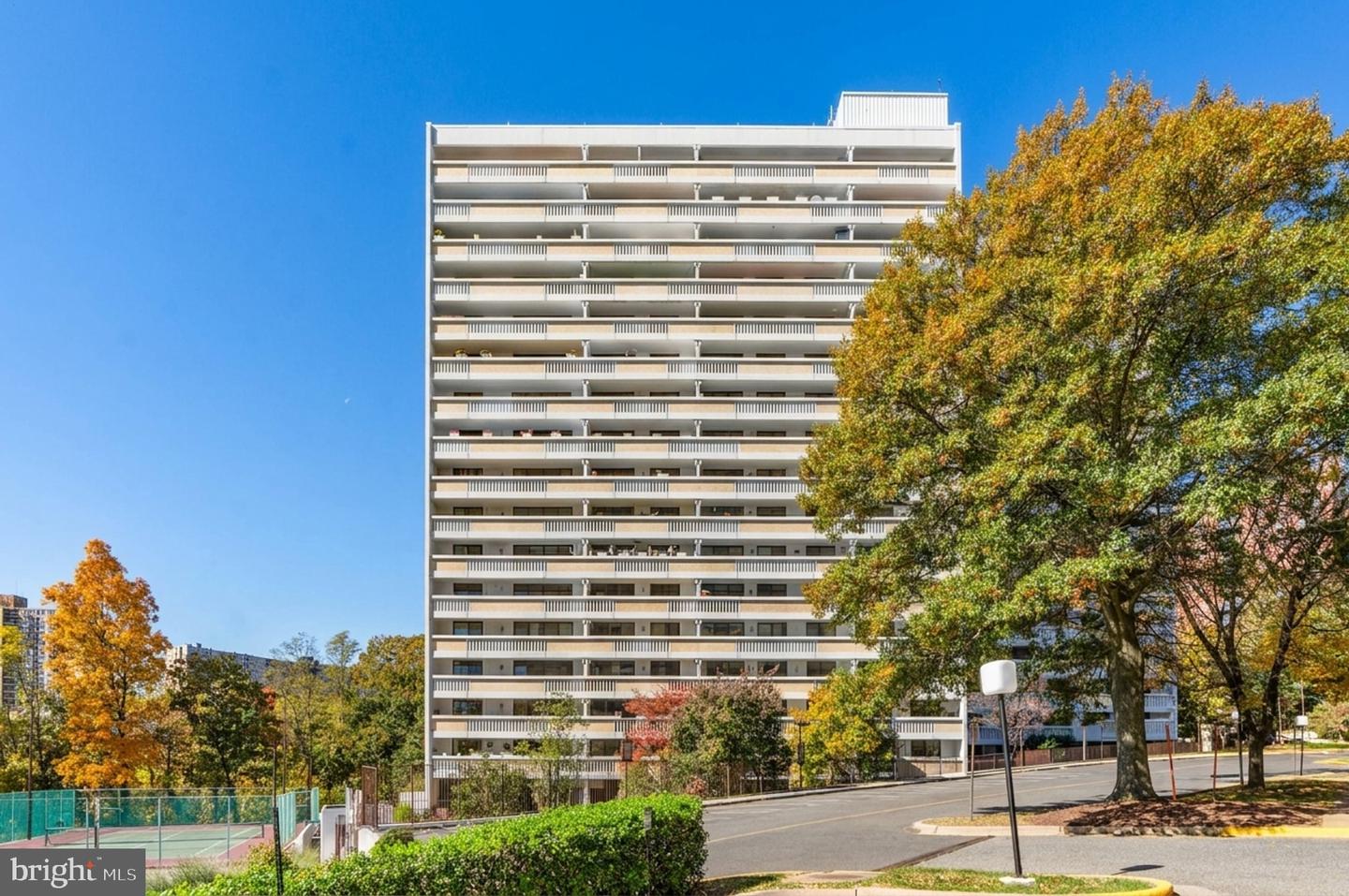 6101 Edsall Rd #409 — photo