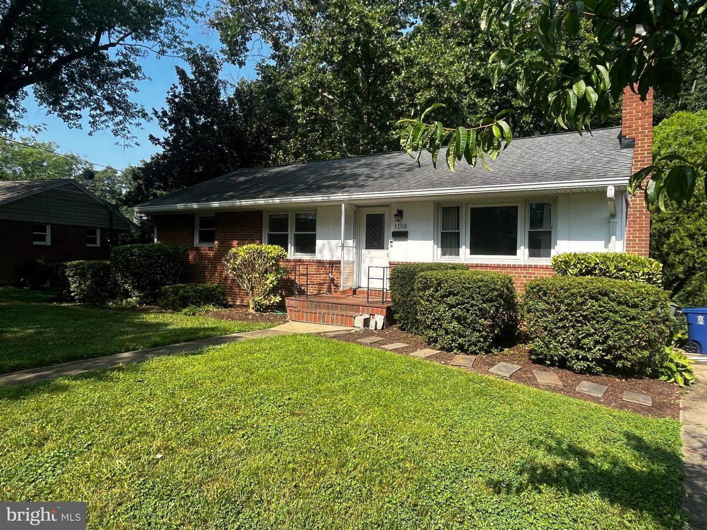 1108 Archer Ct — photo
