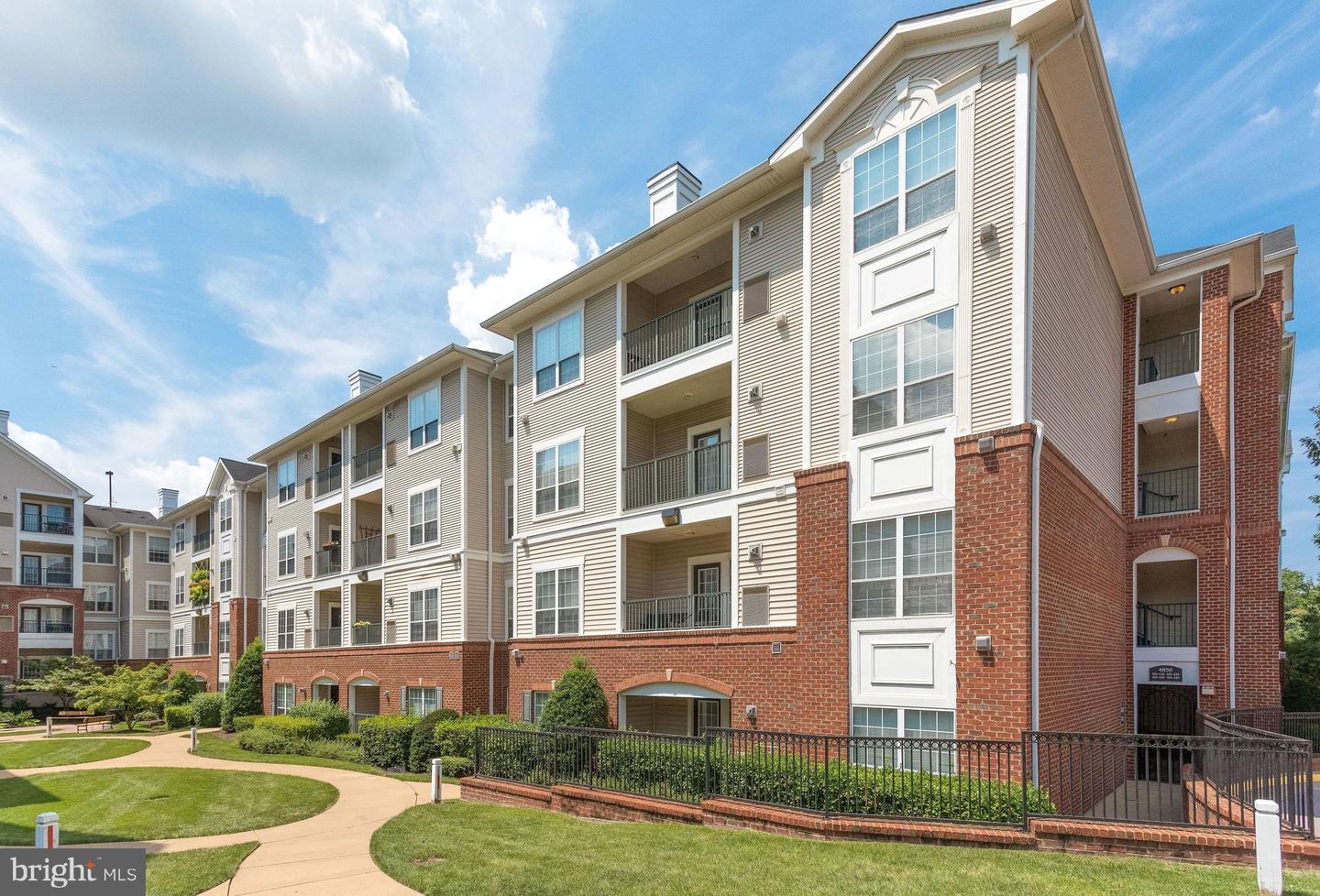 4850 Eisenhower Ave #314 — photo