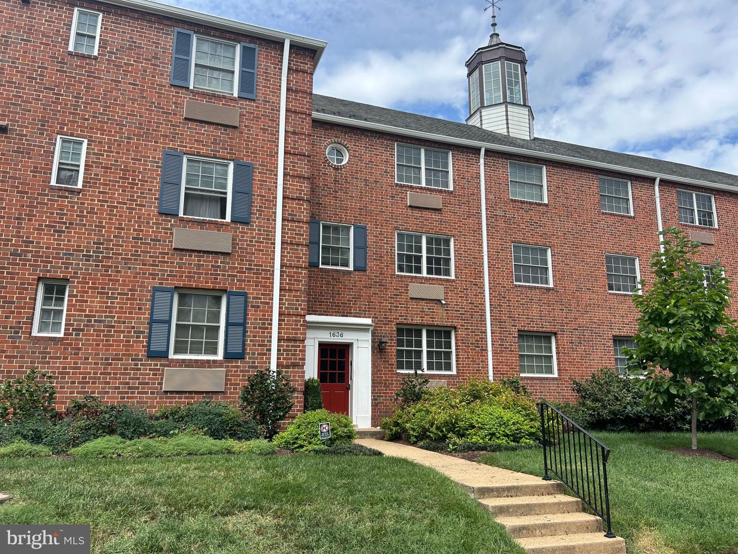 1636 W Abingdon Dr #102 — photo