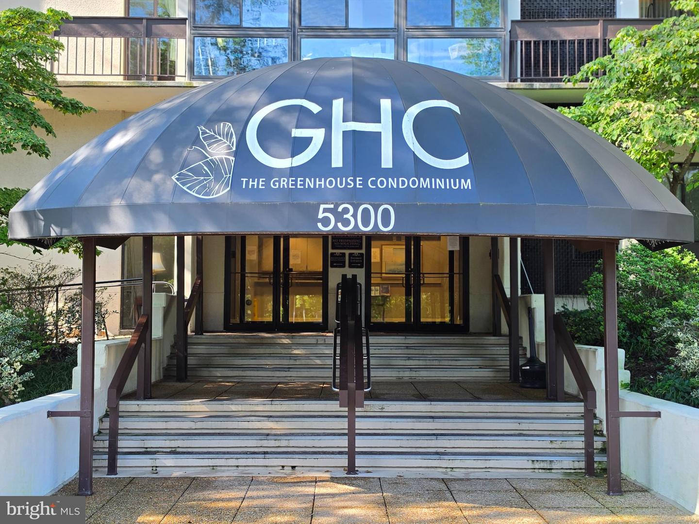 5300 Holmes Run Pkwy #814 — photo