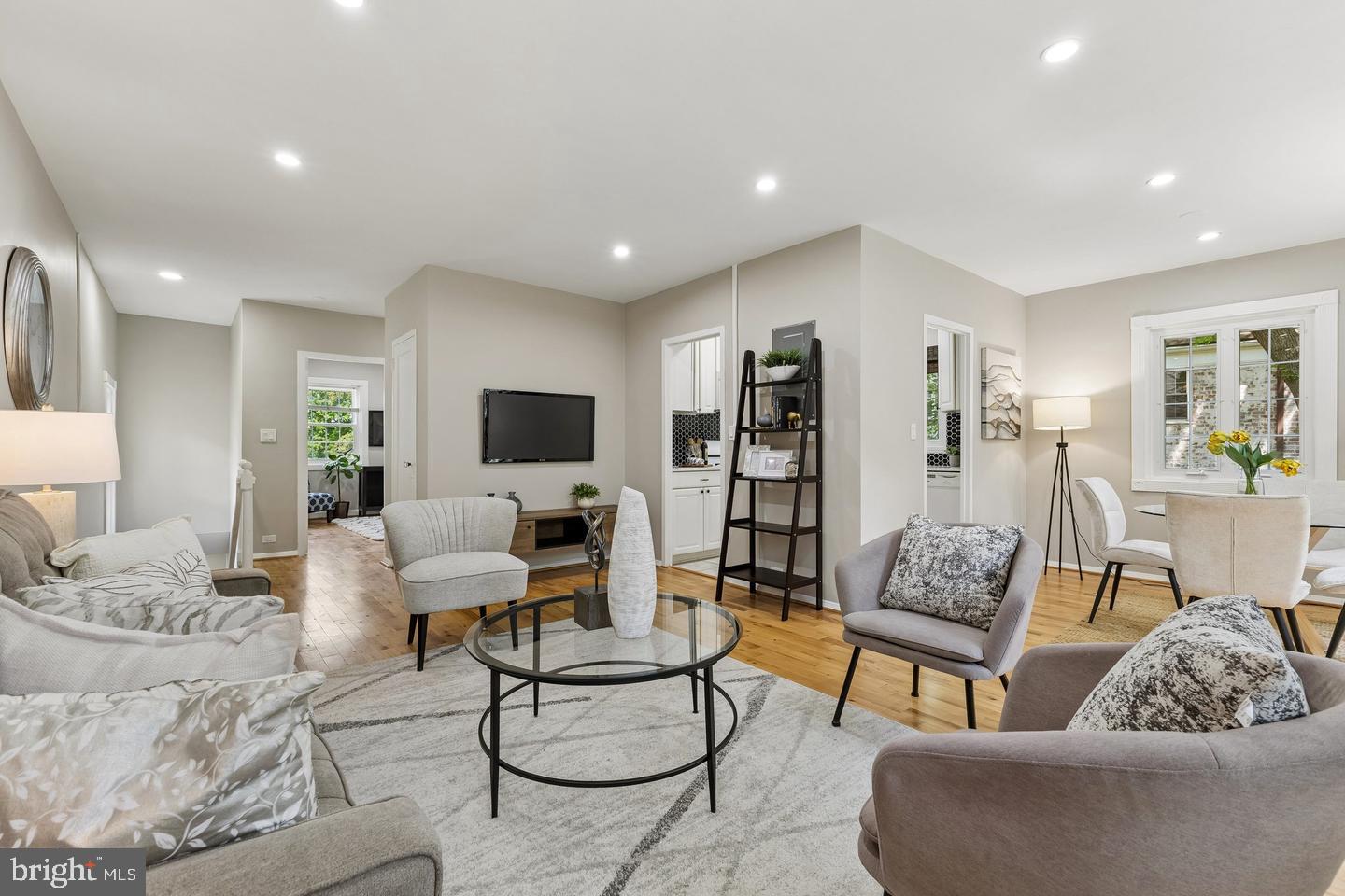1024 Valley Dr — photo