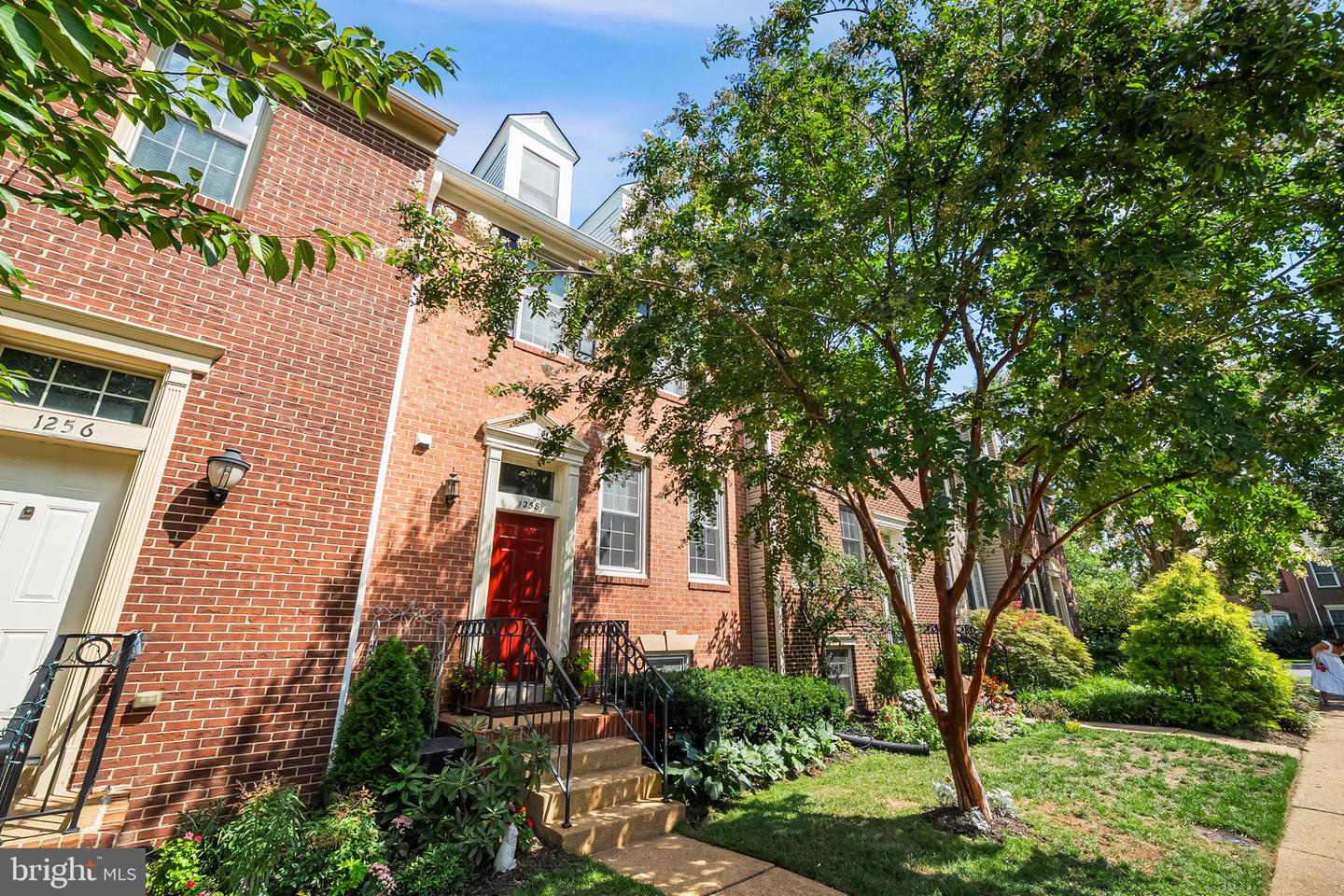 1258 Quaker Hill Dr — photo