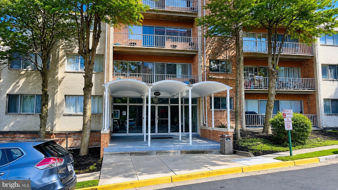 5801 Quantrell Ave #206 — photo