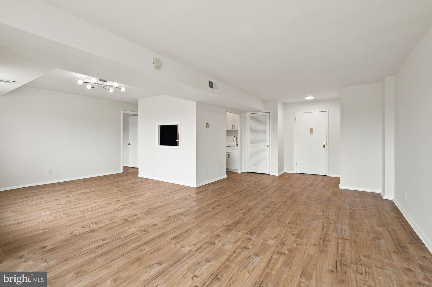 5340 Holmes Run Pkwy #702 — photo