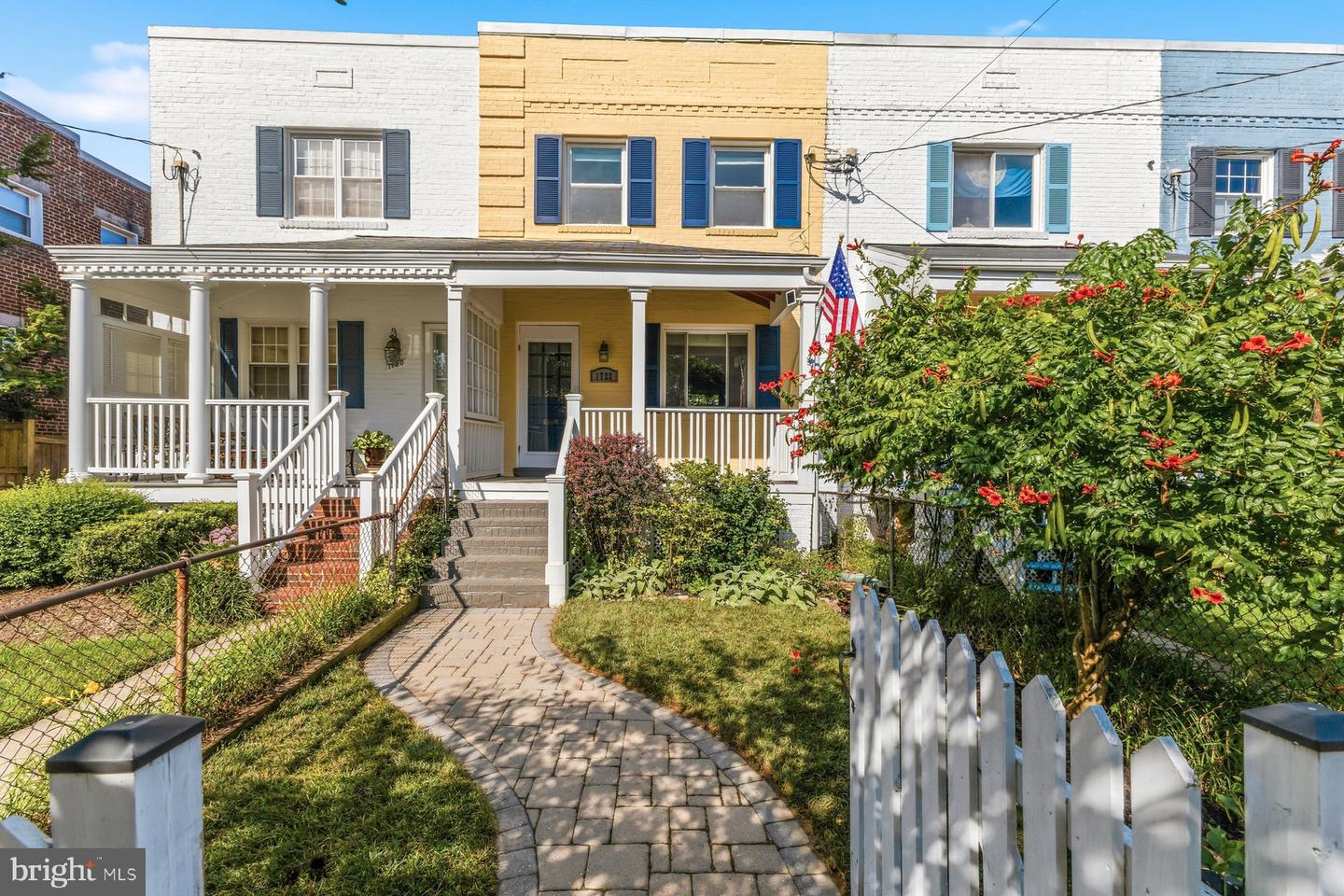 1722 Price St — photo