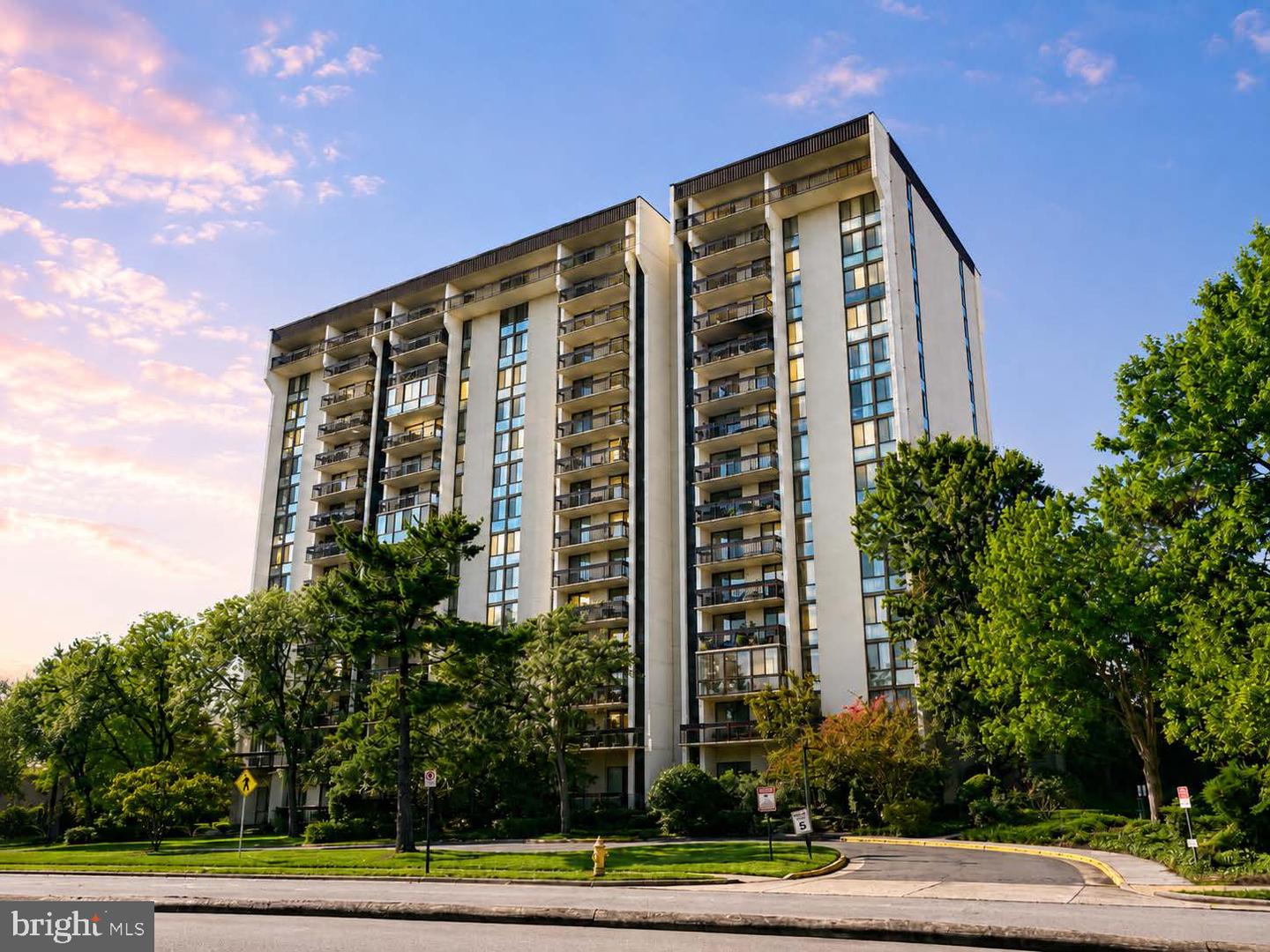 5300 Holmes Run Pkwy #606 — photo