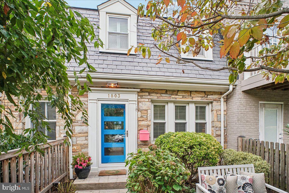 1803 Leslie Ave — photo