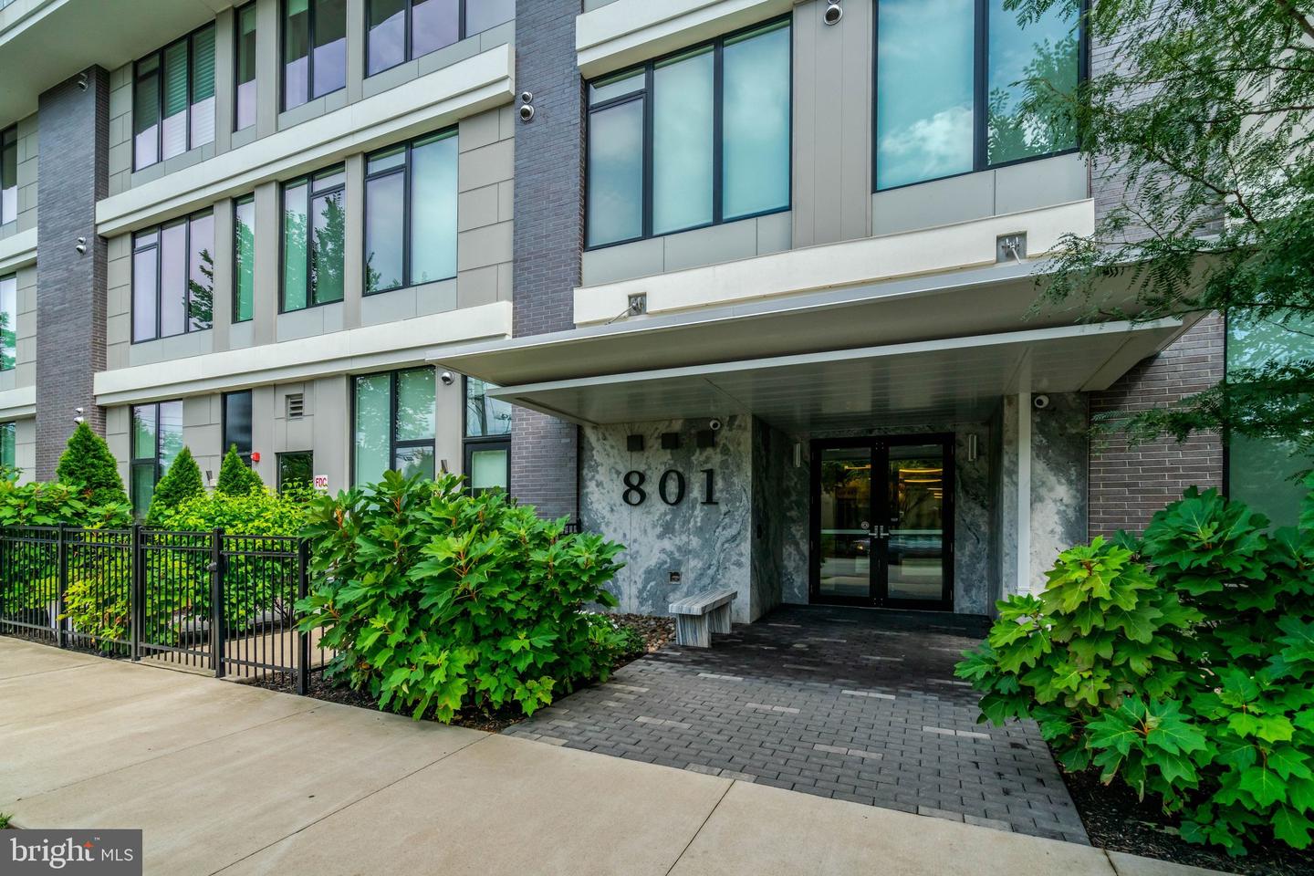 801 N Fairfax St #212 — photo