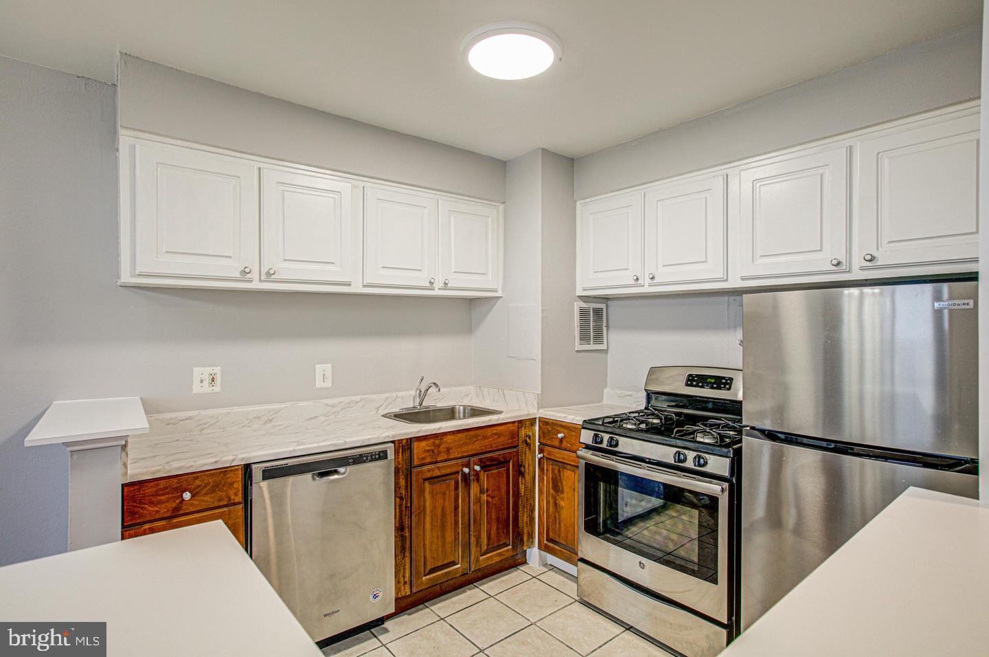 16 S Van Dorn St #604 — photo
