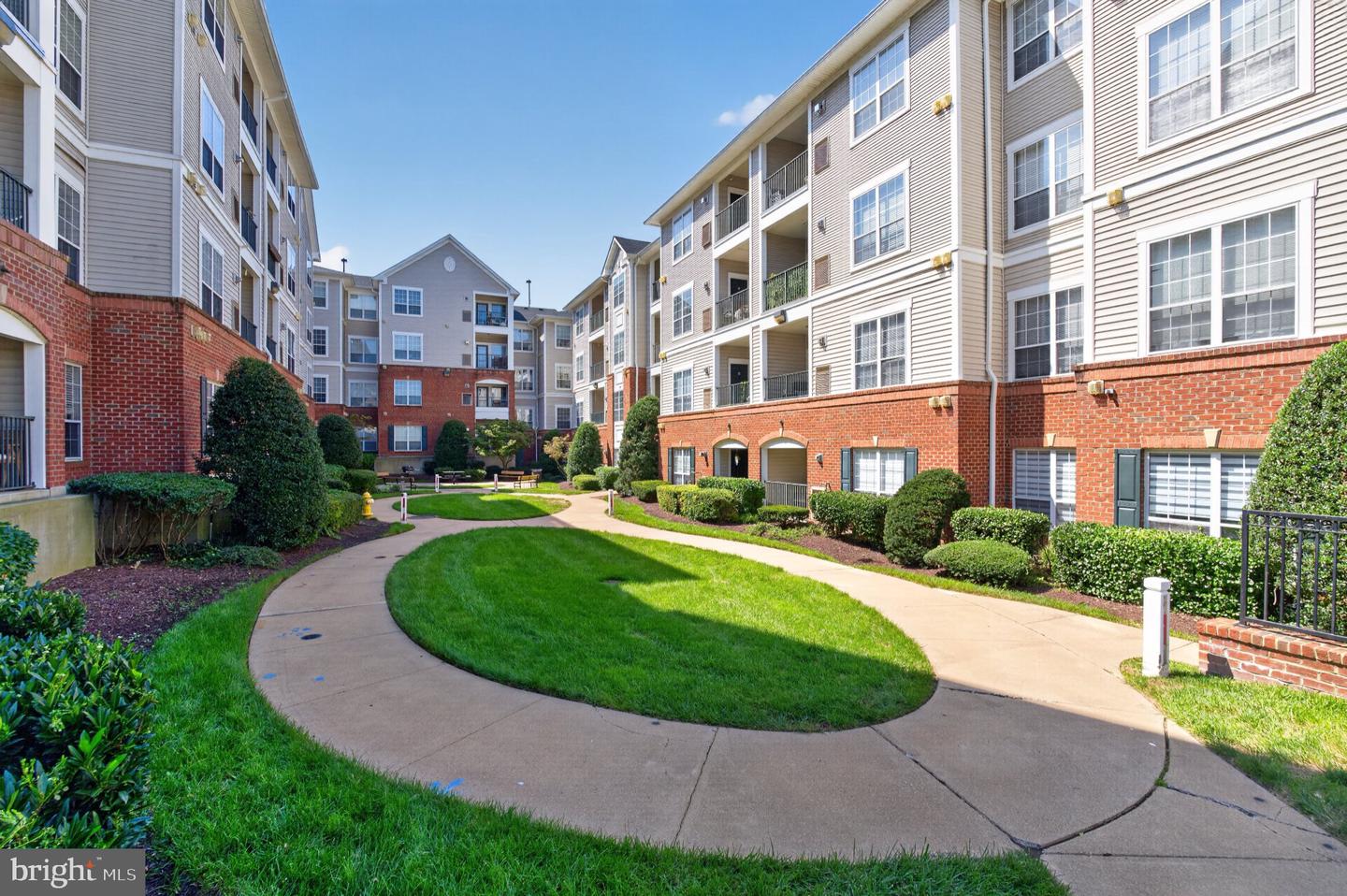 4850 Eisenhower Ave #217 — photo