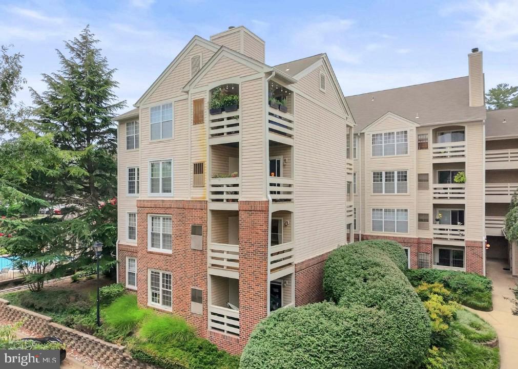244 S Reynolds St #301 — photo