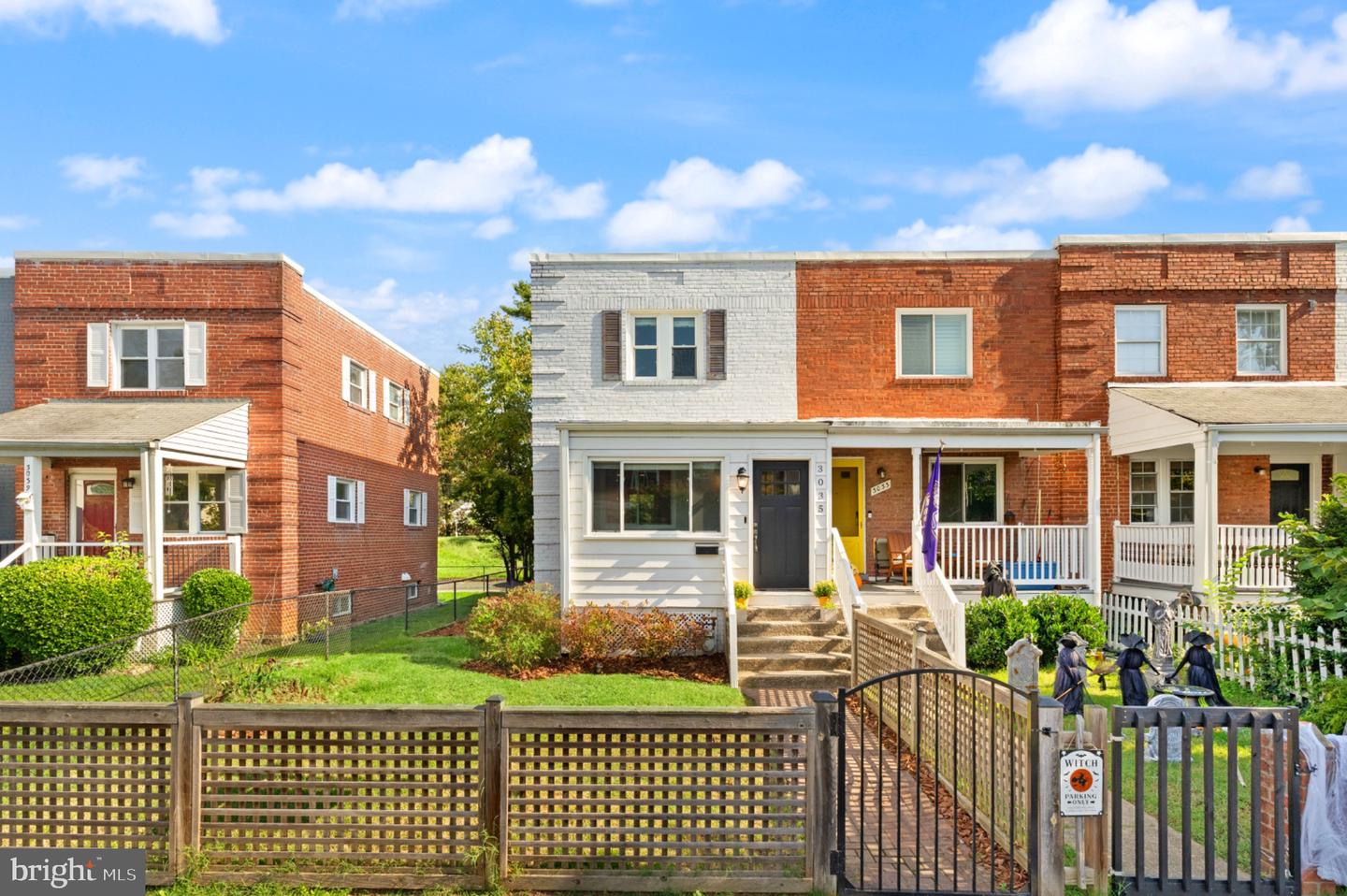 3035 Manning St — photo