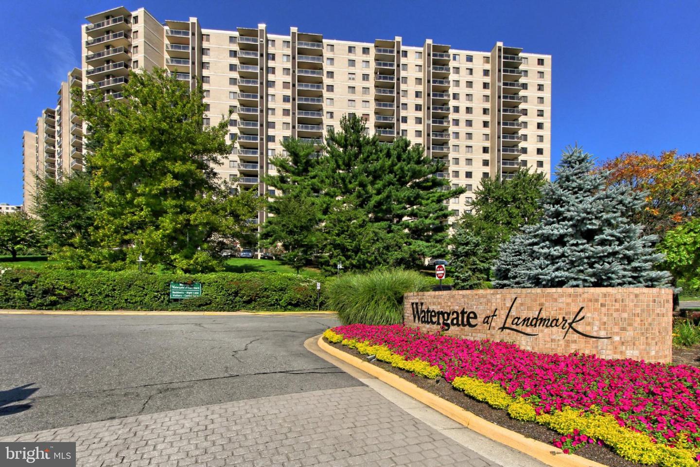 309 Yoakum Pkwy #1705 — photo