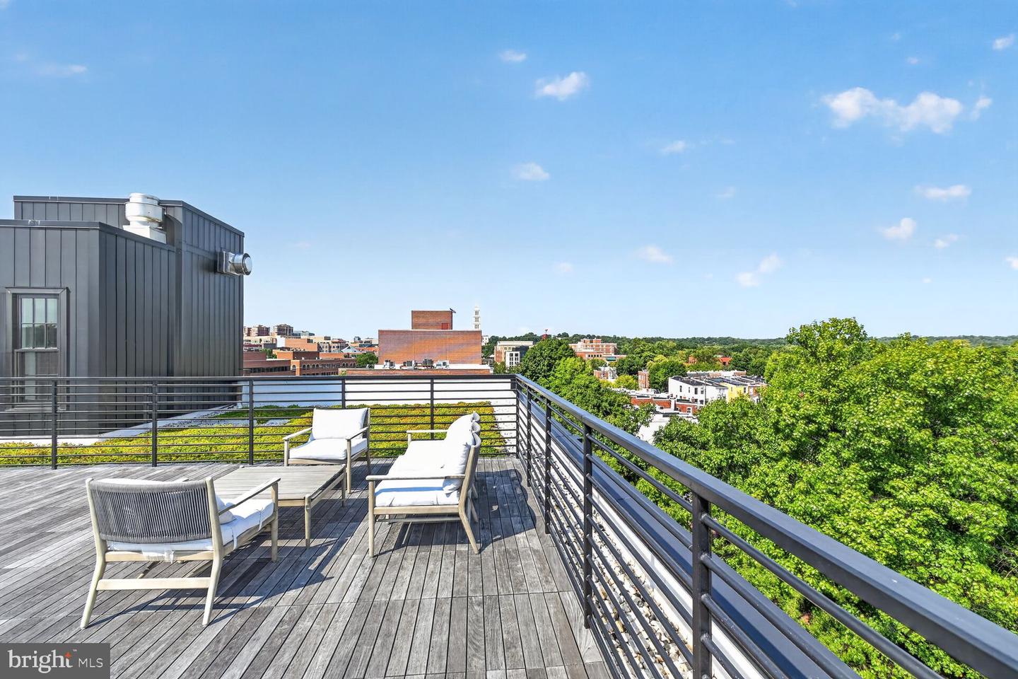 1312 King St #308 — photo
