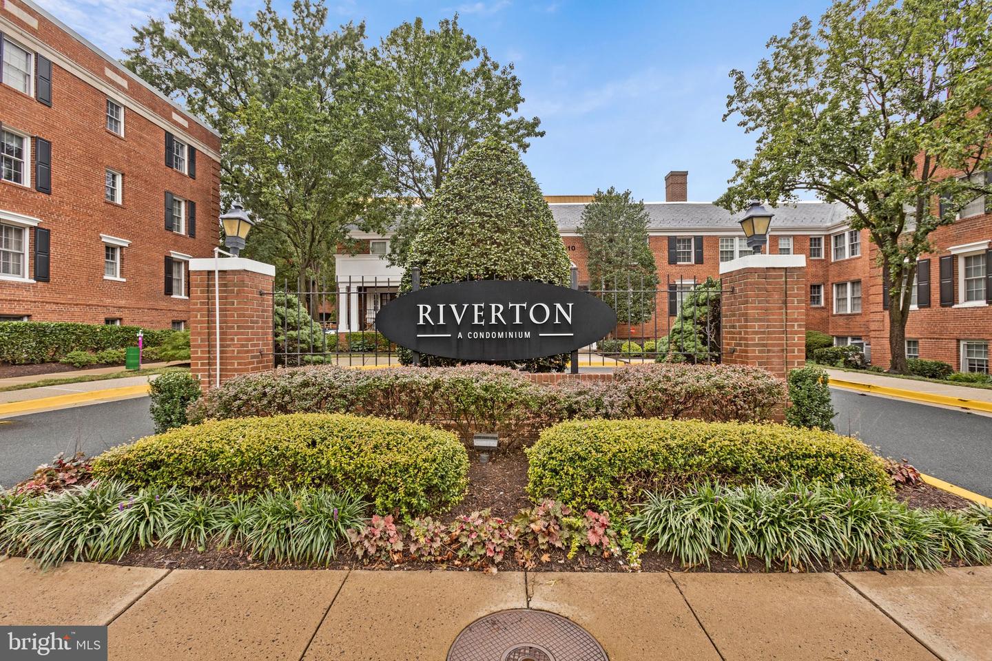 1251 E Abingdon Dr #1112 — photo