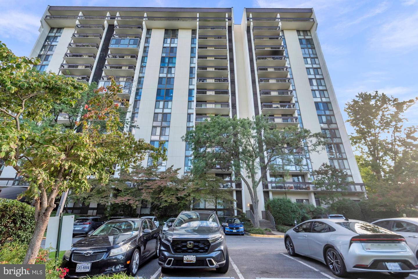 5300 Holmes Run Pkwy #815 — photo