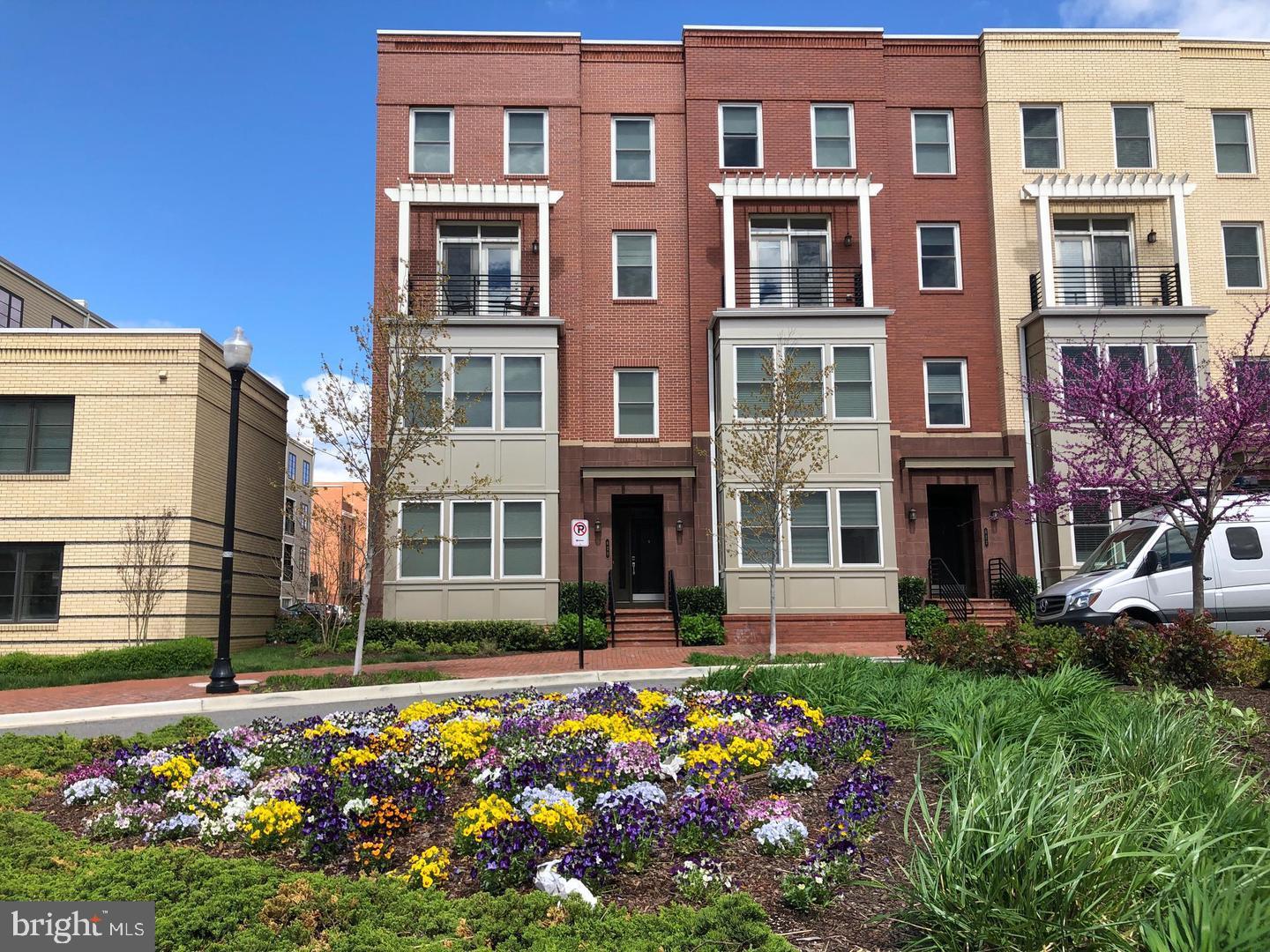 620 E Howell Ave #102 — photo