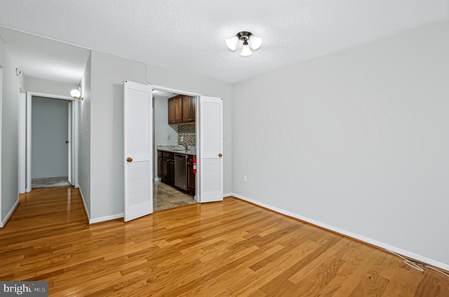 5300 Holmes Run Pkwy #1005 — photo