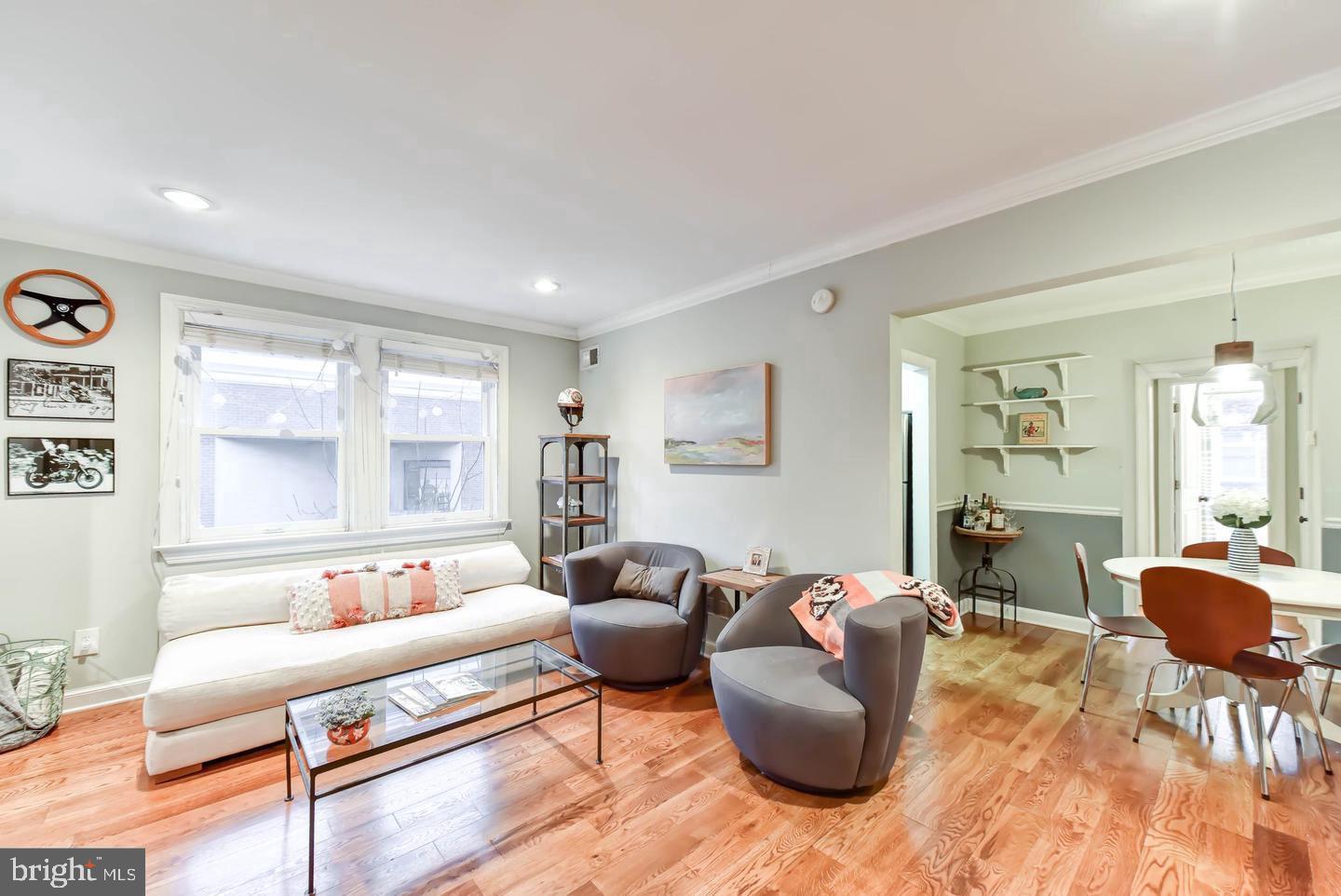 718 S Washington St #203 — photo