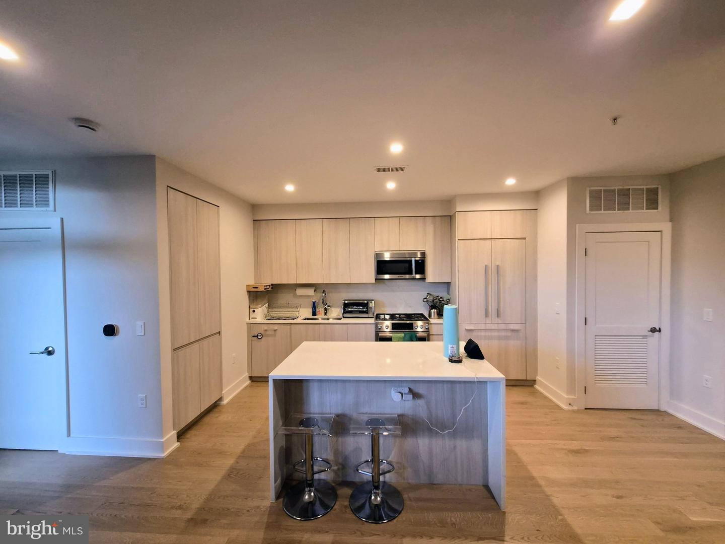 701 Swann Ave #306 — photo